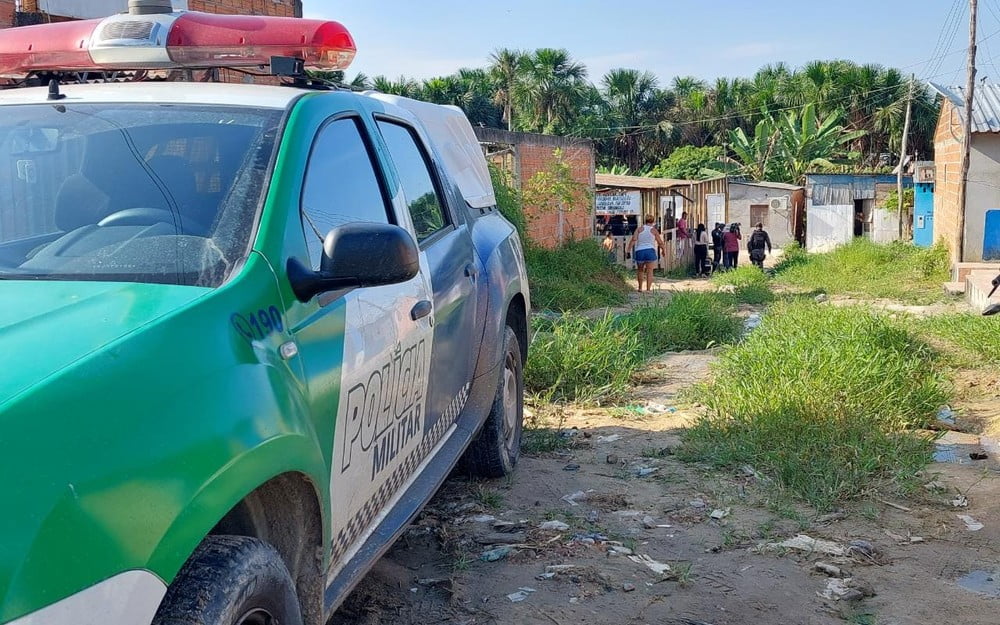 Local em que Pedreiro foi encontrado morto em Manaus — Foto: Eliana Nascimento